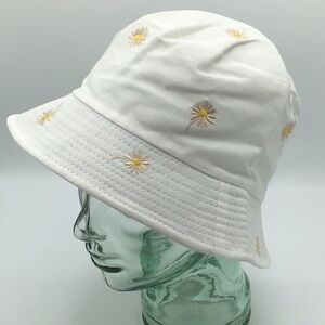 Daisy embroidered bucket hat lot618